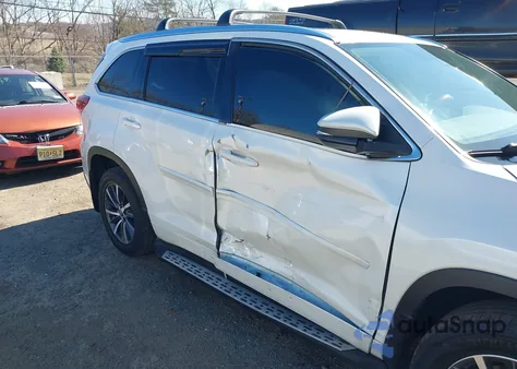 2017 Toyota Highlander Xle из США, поврежденный, VIN 5TDJZRFH9HS519911